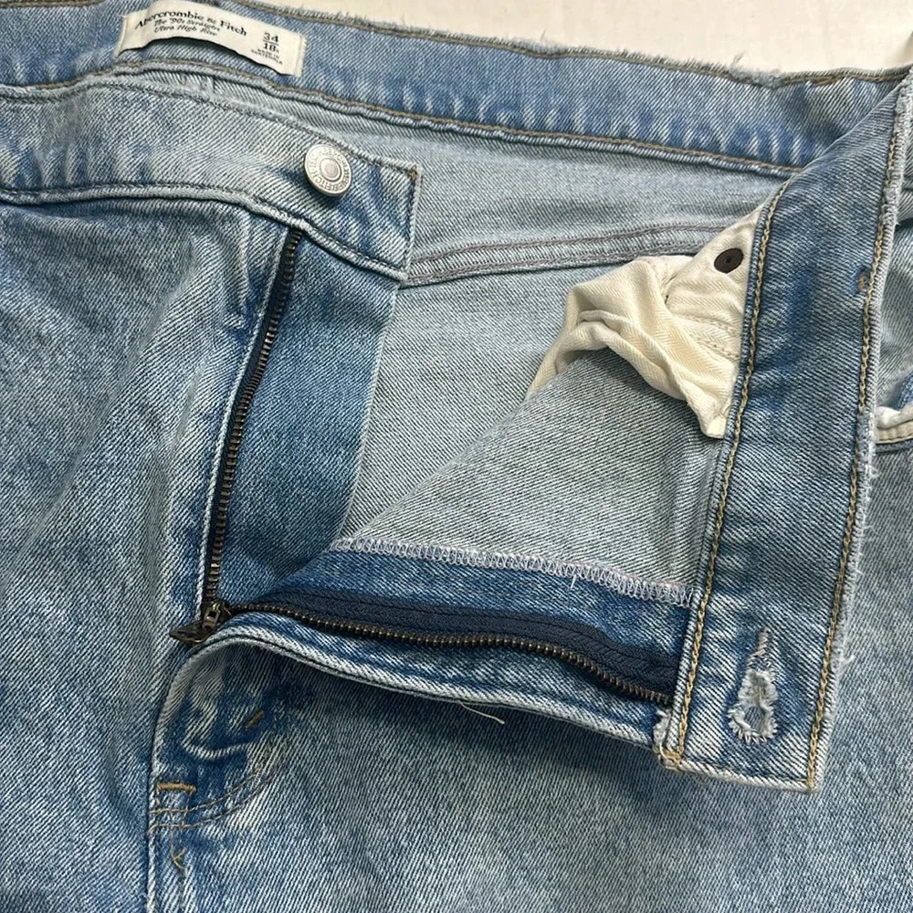 Abercrombie & Fitch Jeans The 90s Straight Ultra High Rise‎ Distressed Denim 34